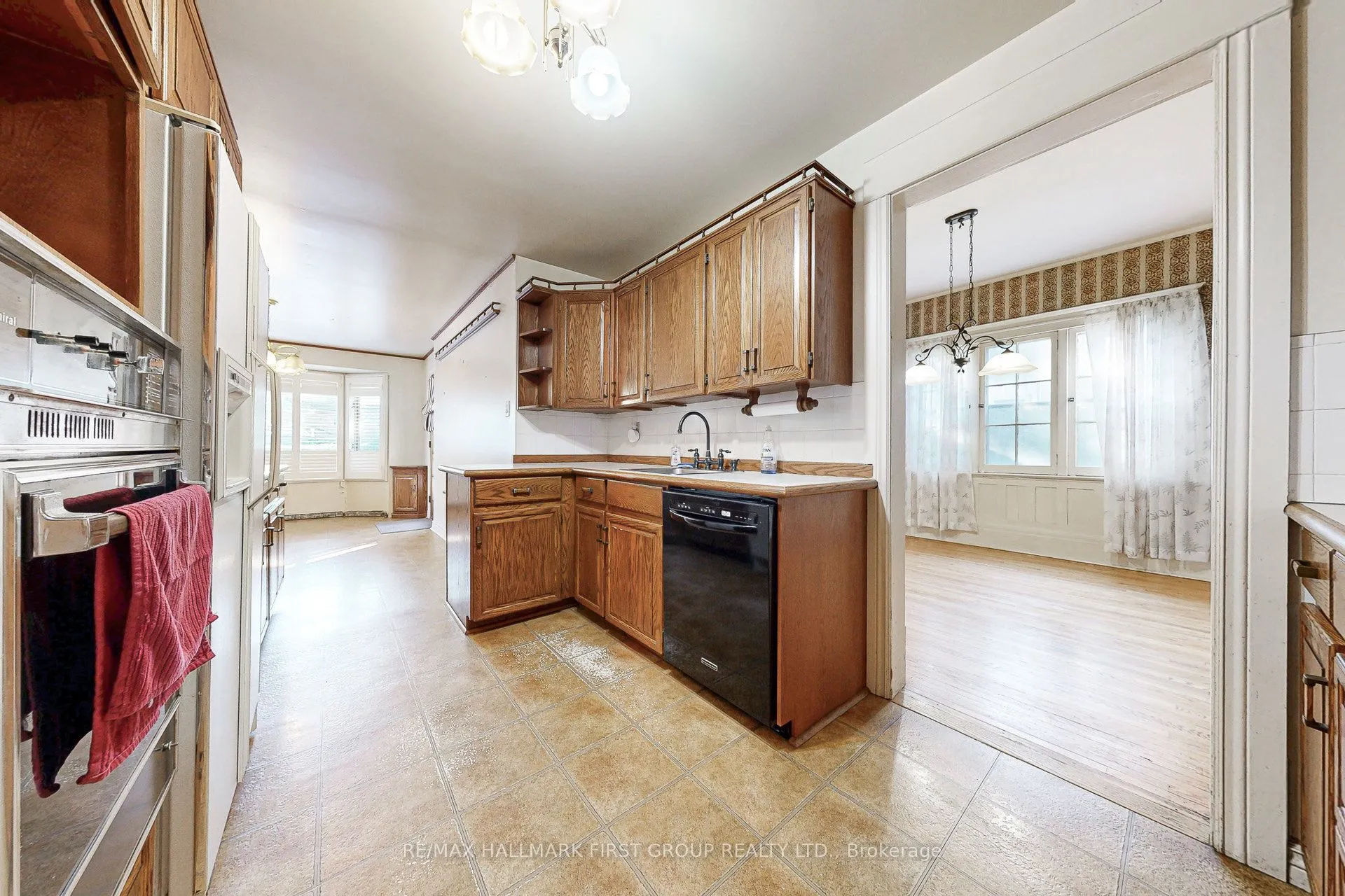 481 Simcoe Street N