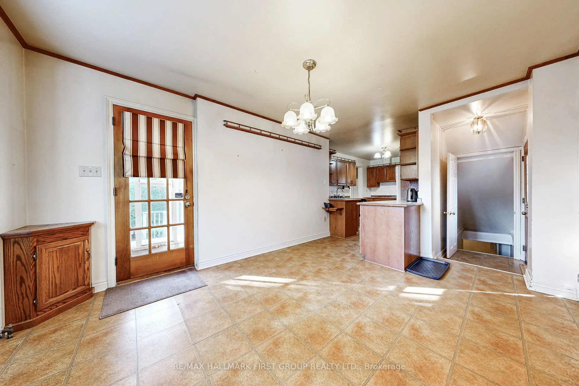 481 Simcoe Street N
