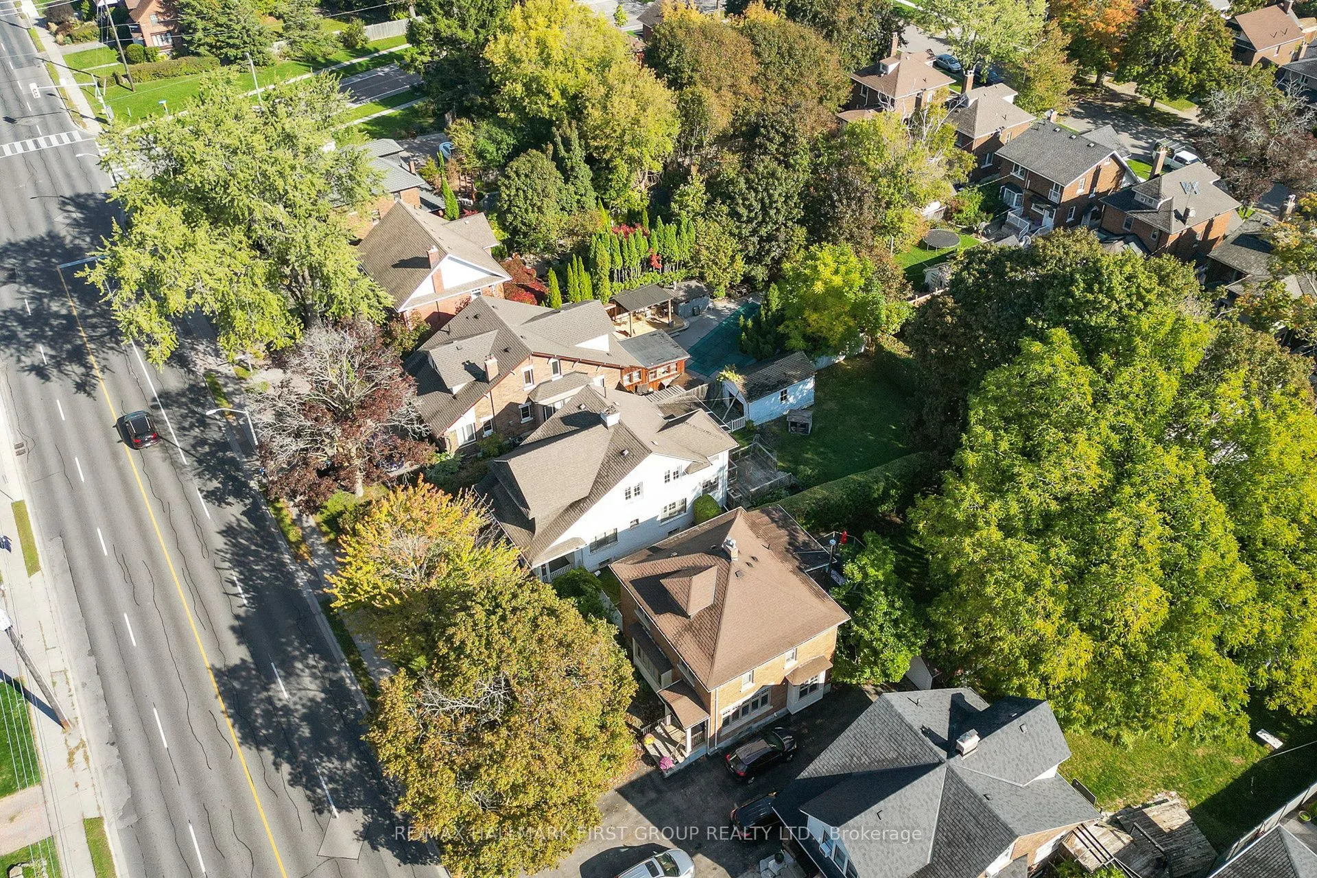 481 Simcoe Street N