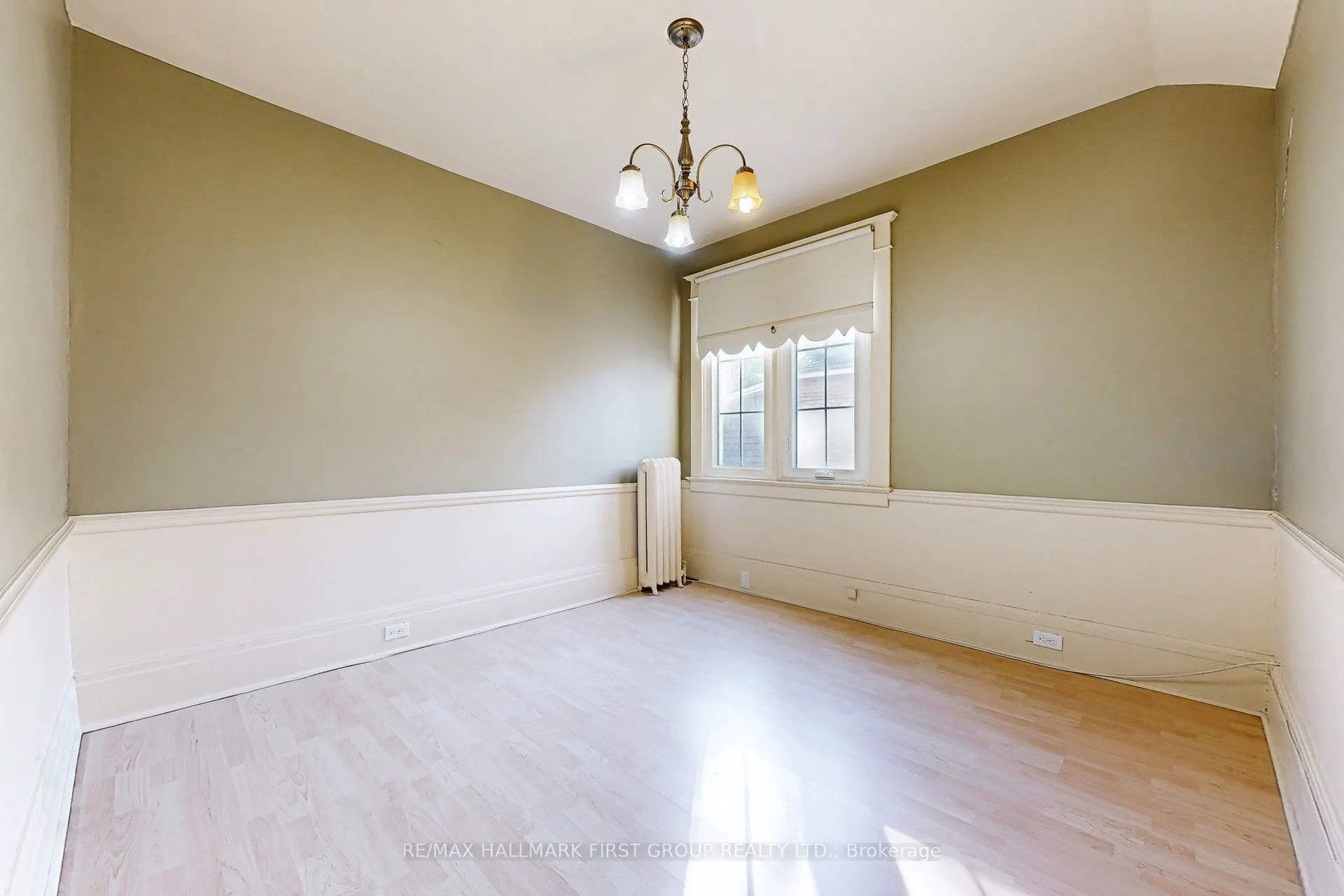 481 Simcoe Street N