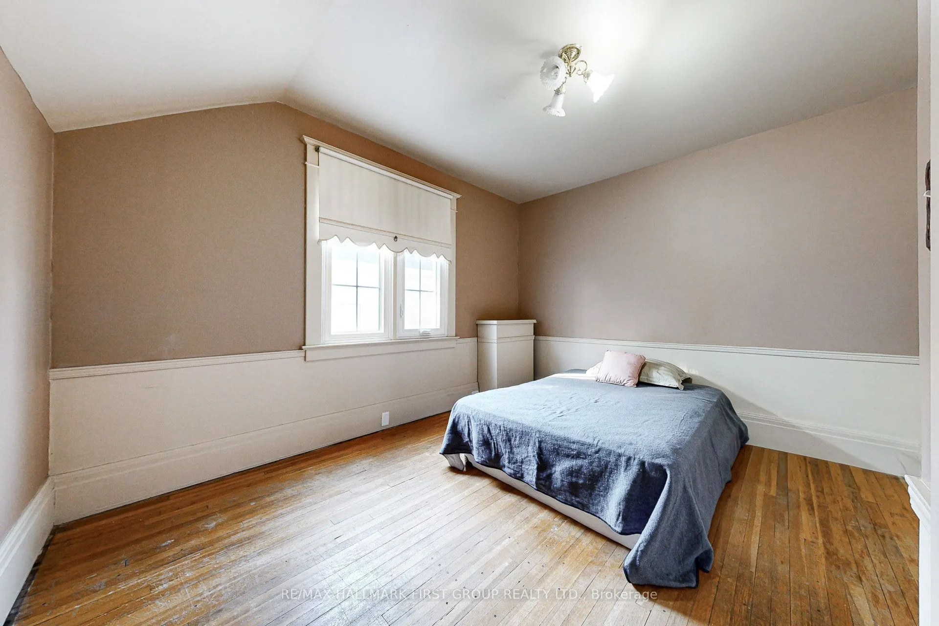 481 Simcoe Street N