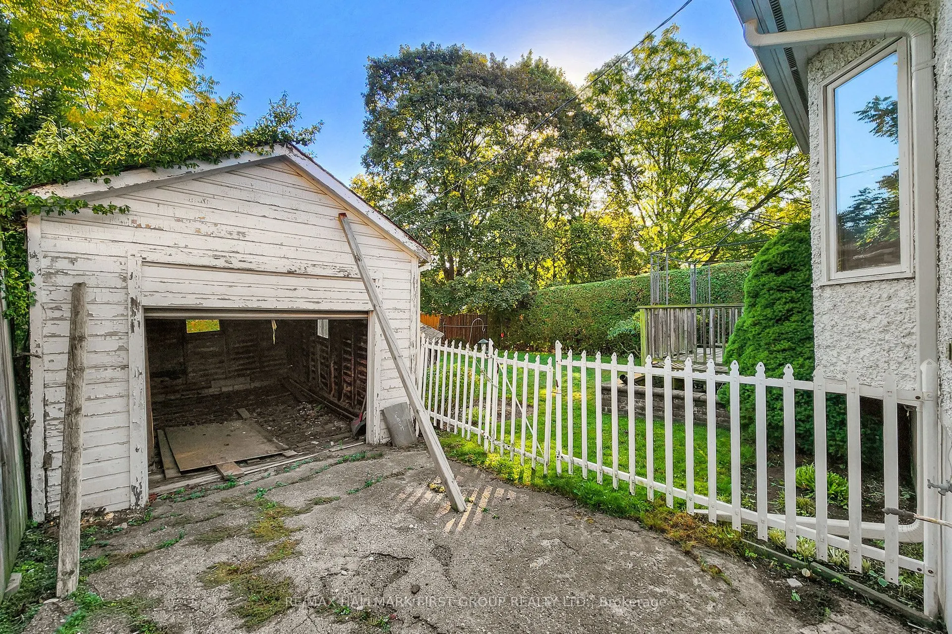 481 Simcoe Street N