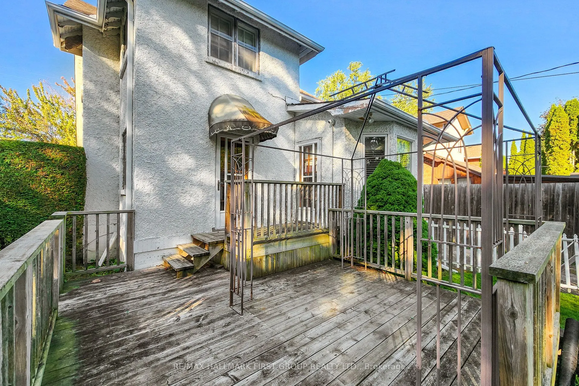 481 Simcoe Street N