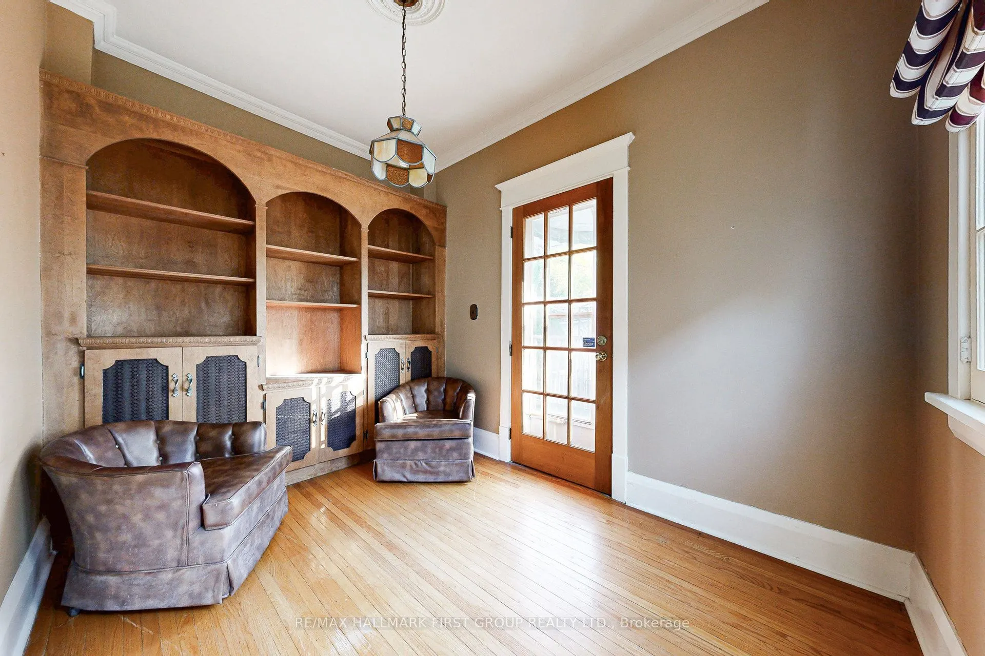 481 Simcoe Street N