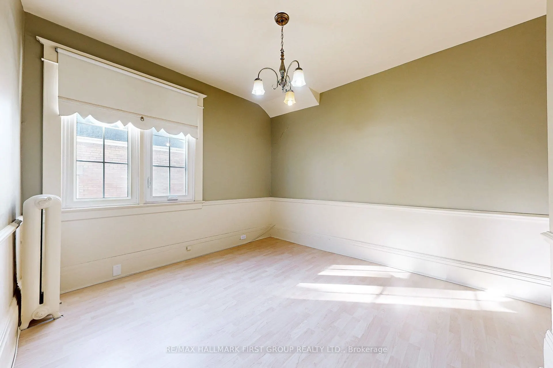 481 Simcoe Street N