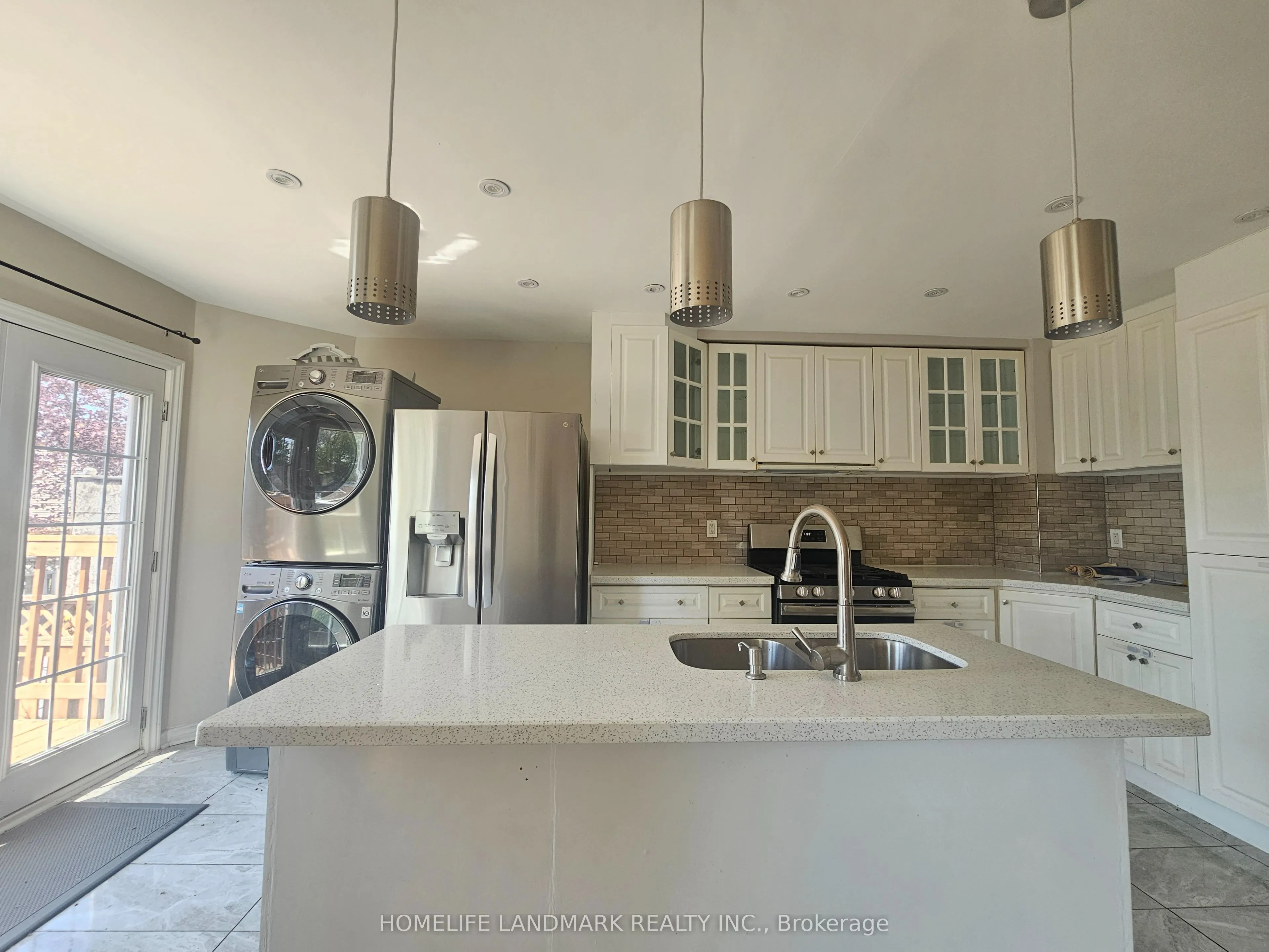 796 Bennett Crescent