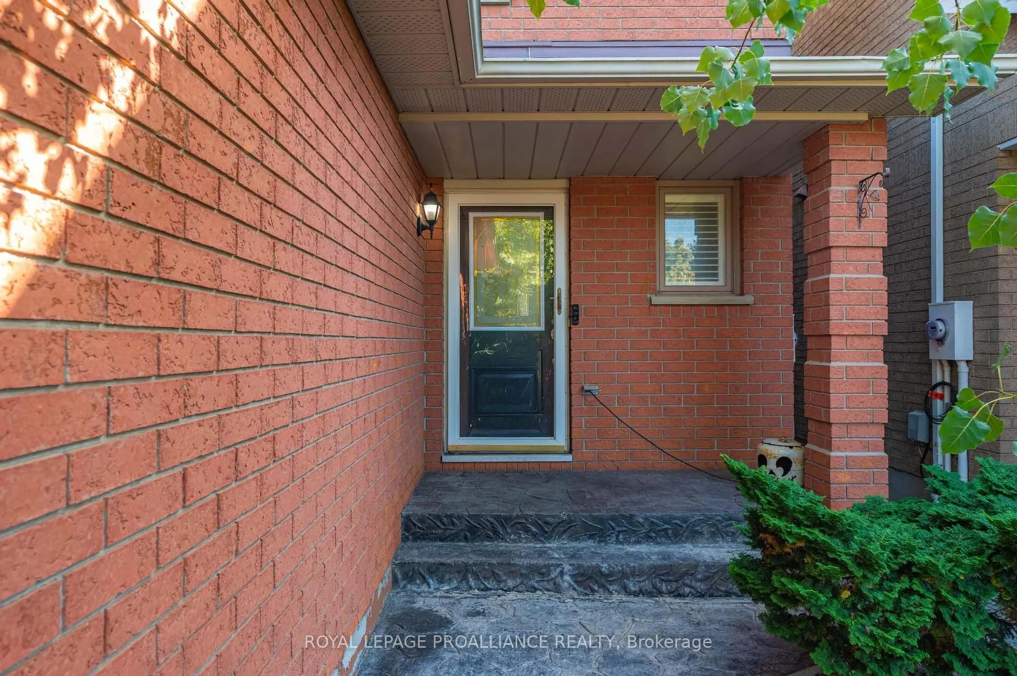 7 Fieldcrest Avenue