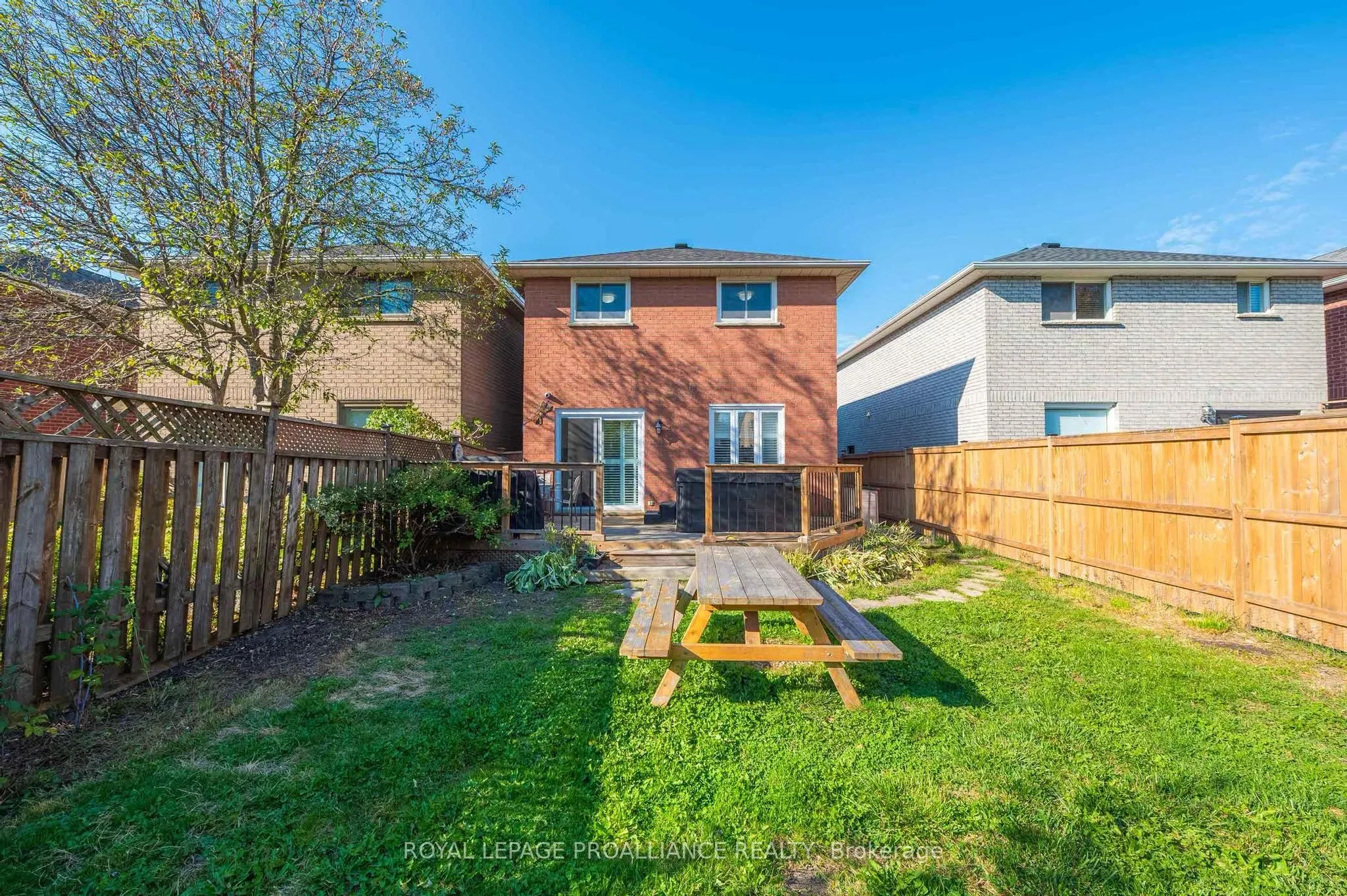 7 Fieldcrest Avenue