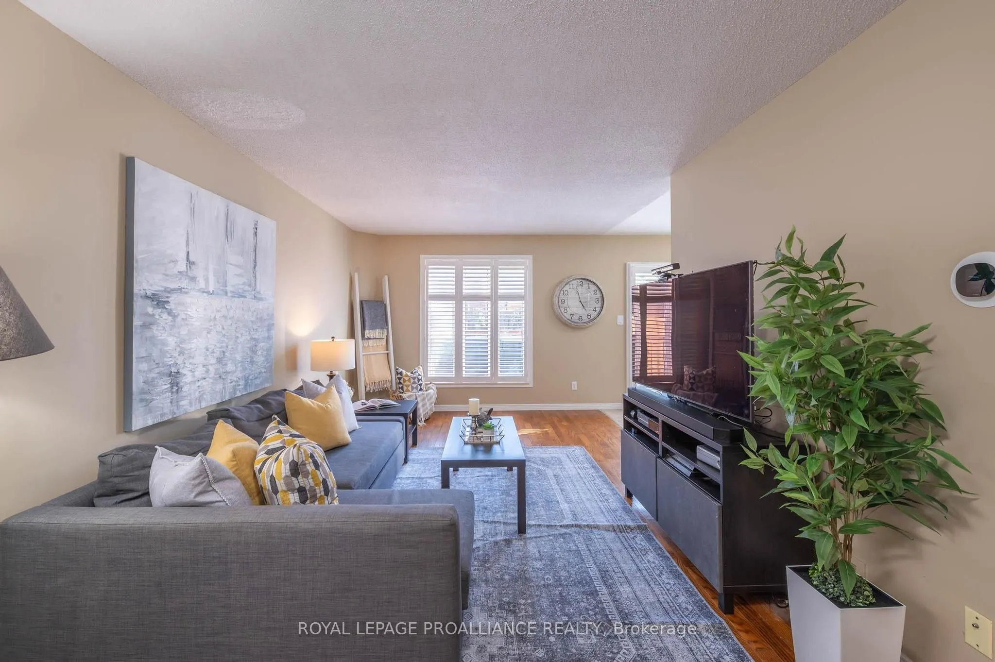 7 Fieldcrest Avenue