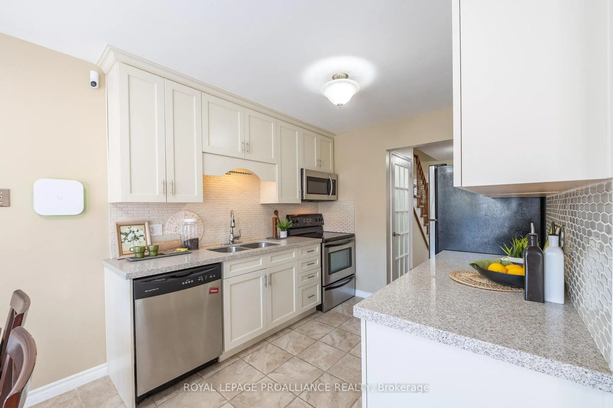 7 Fieldcrest Avenue