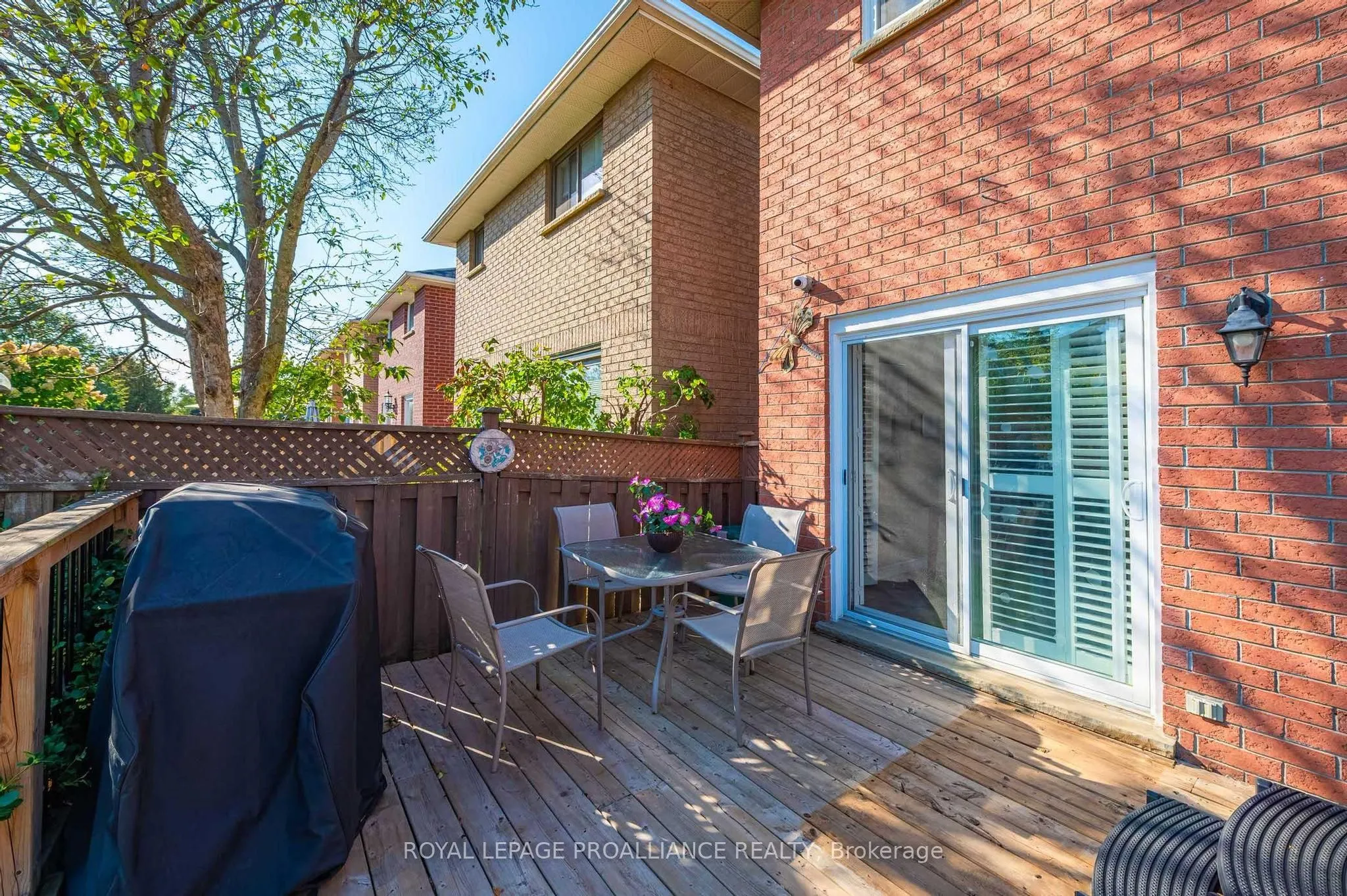 7 Fieldcrest Avenue