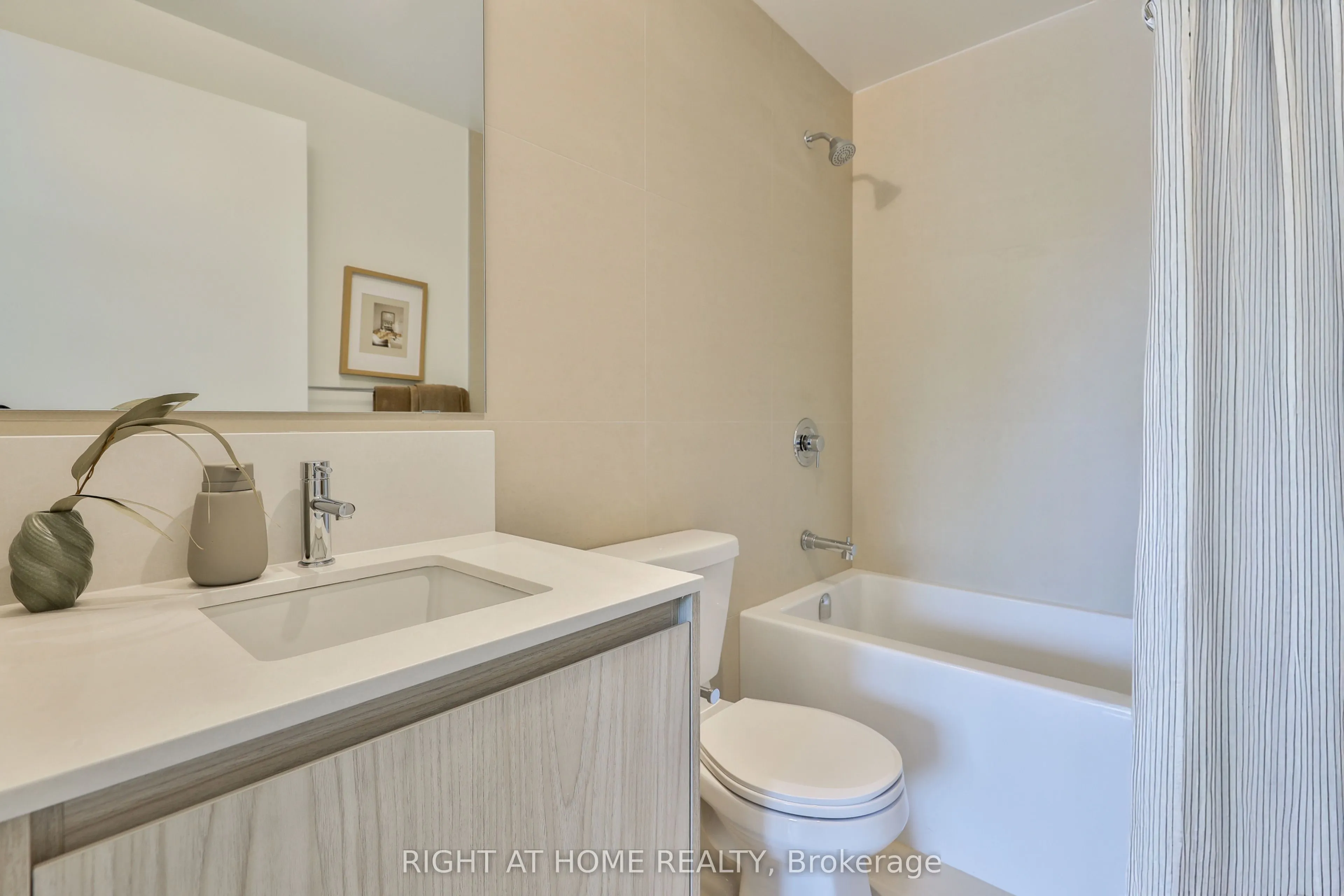 1161 Kingston Road, #201