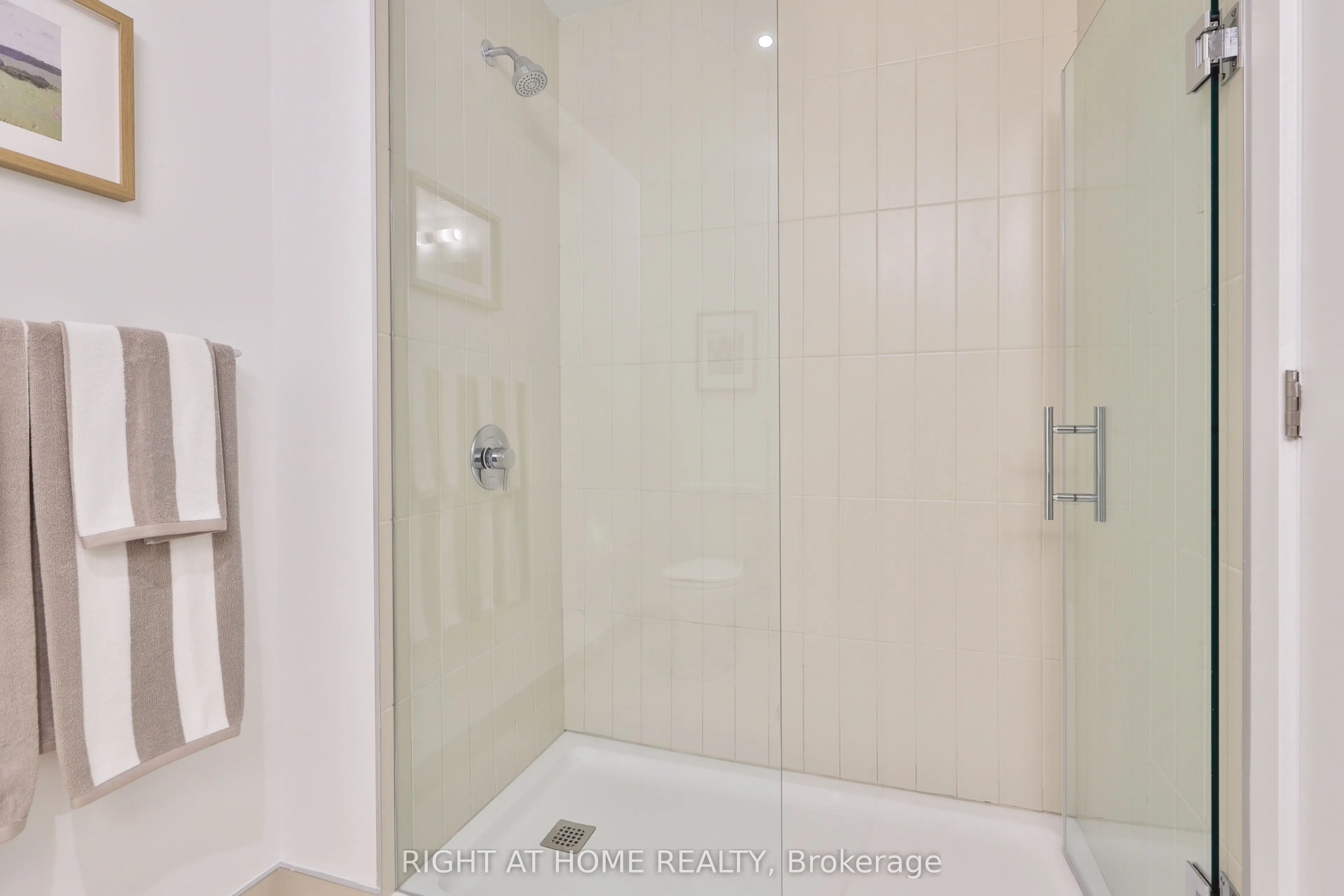 1161 Kingston Road, #201