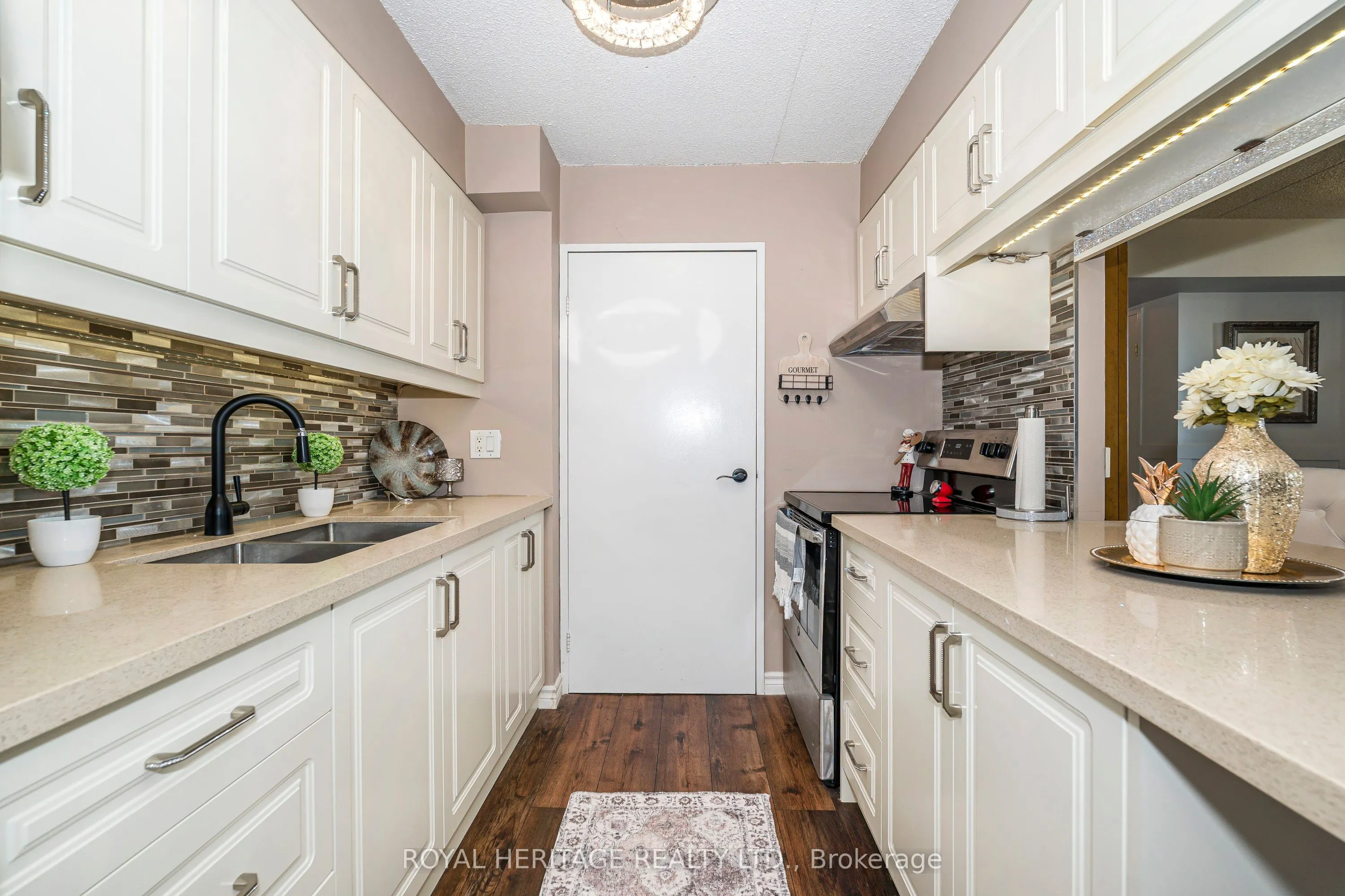 1535 Diefenbaker Court, #101
