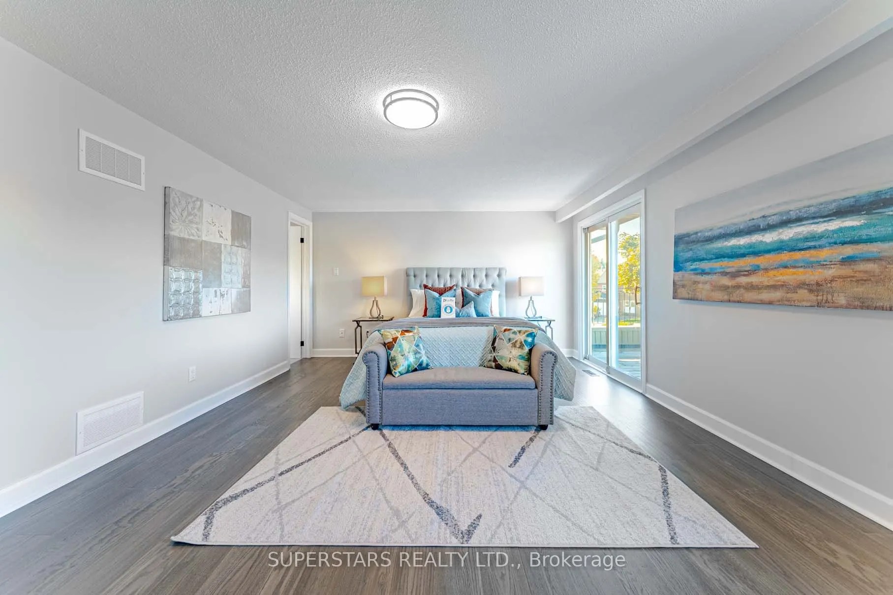 193 Carolbreen Square