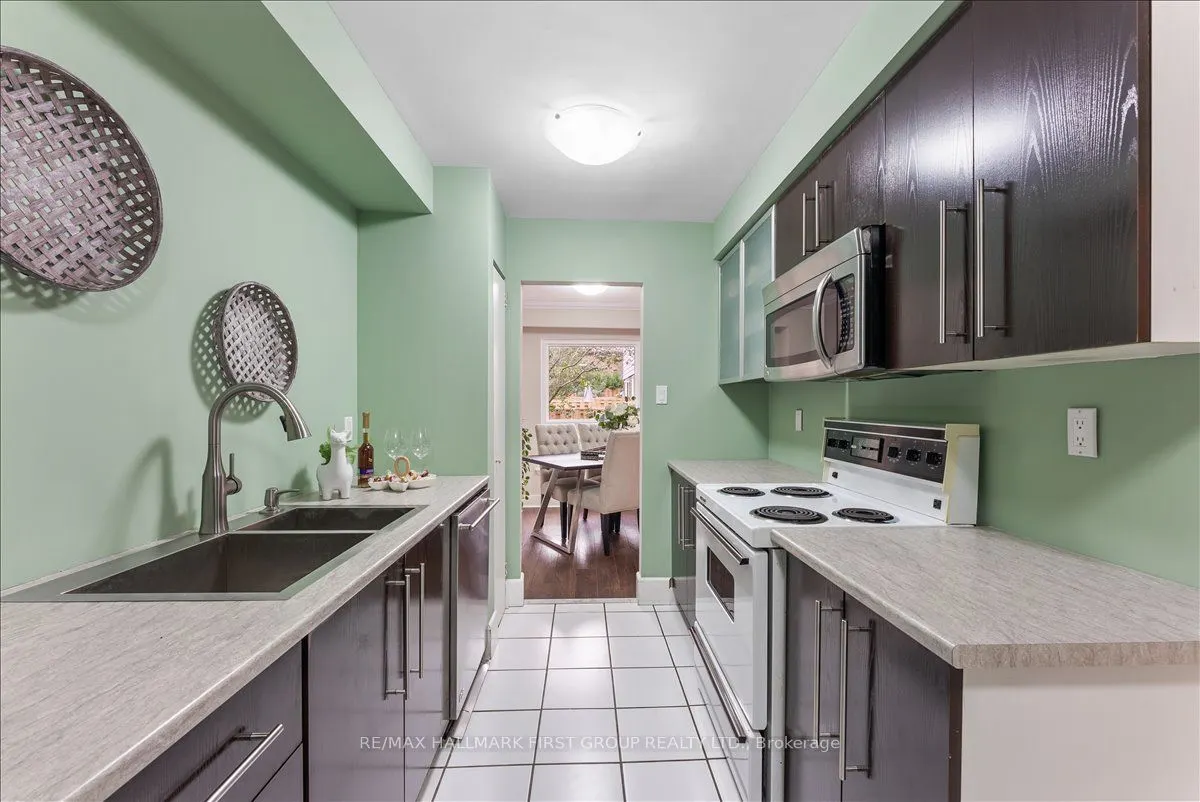 4 Deeprose Lane, #27