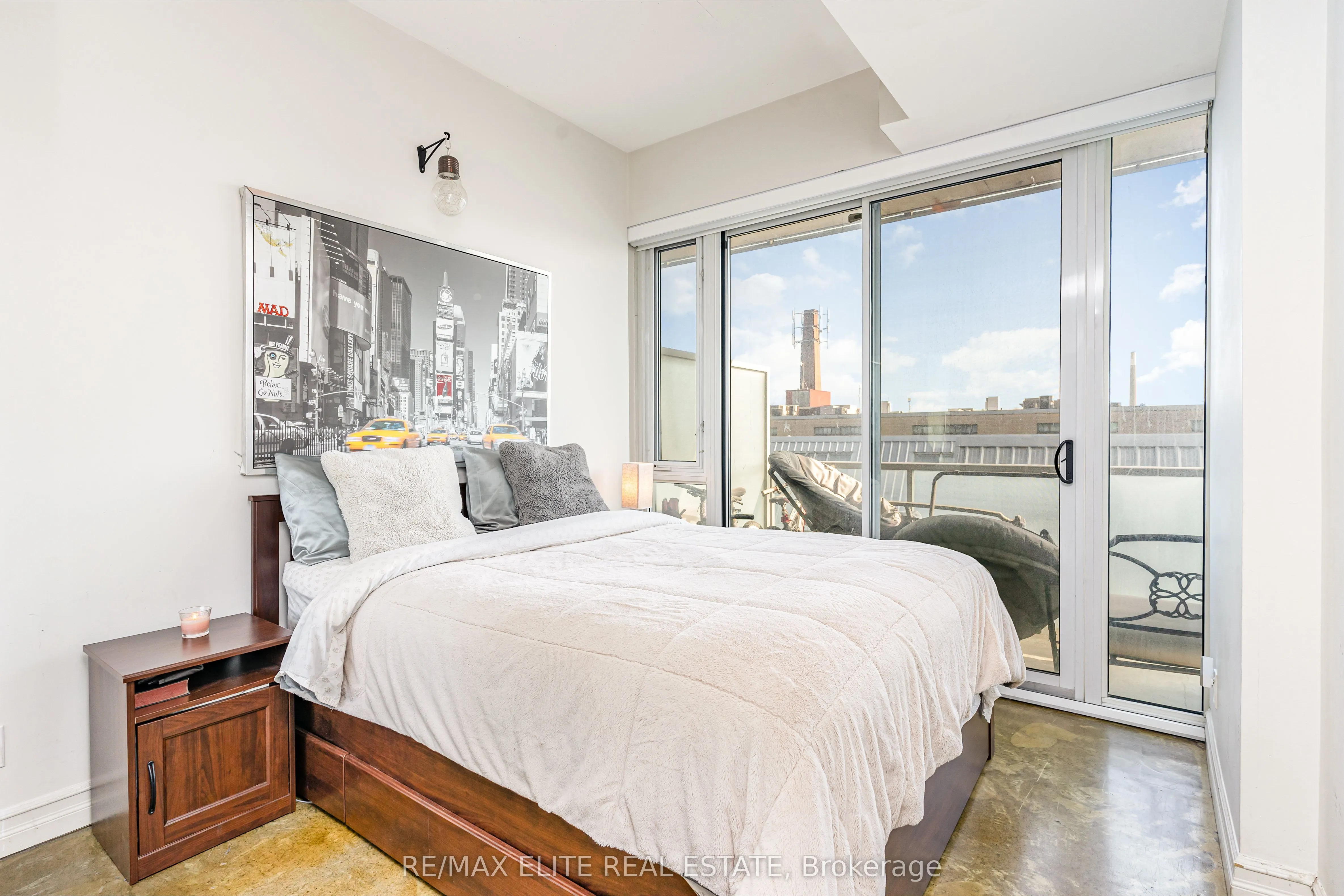 201 Carlaw Avenue, #412