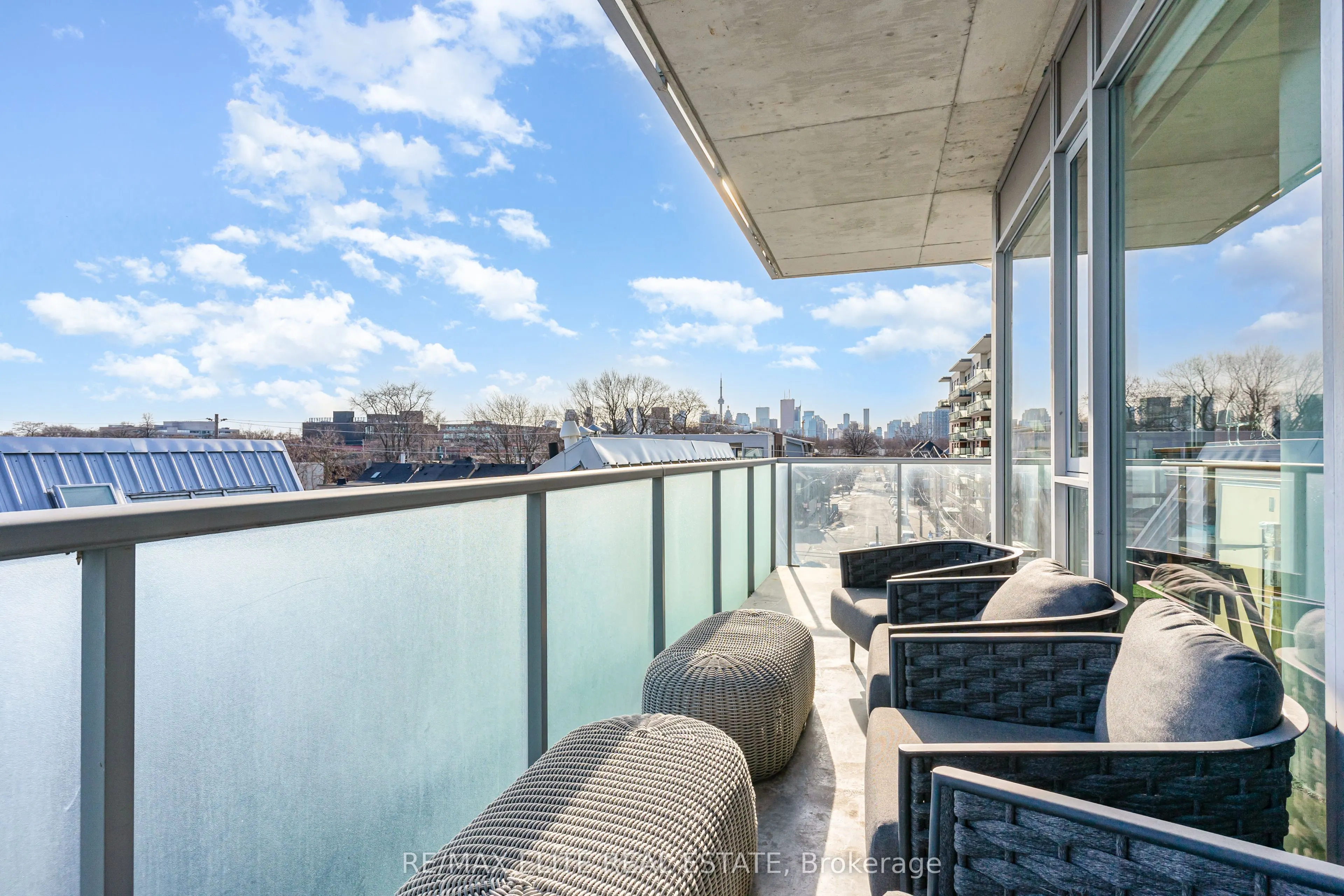 201 Carlaw Avenue, #412