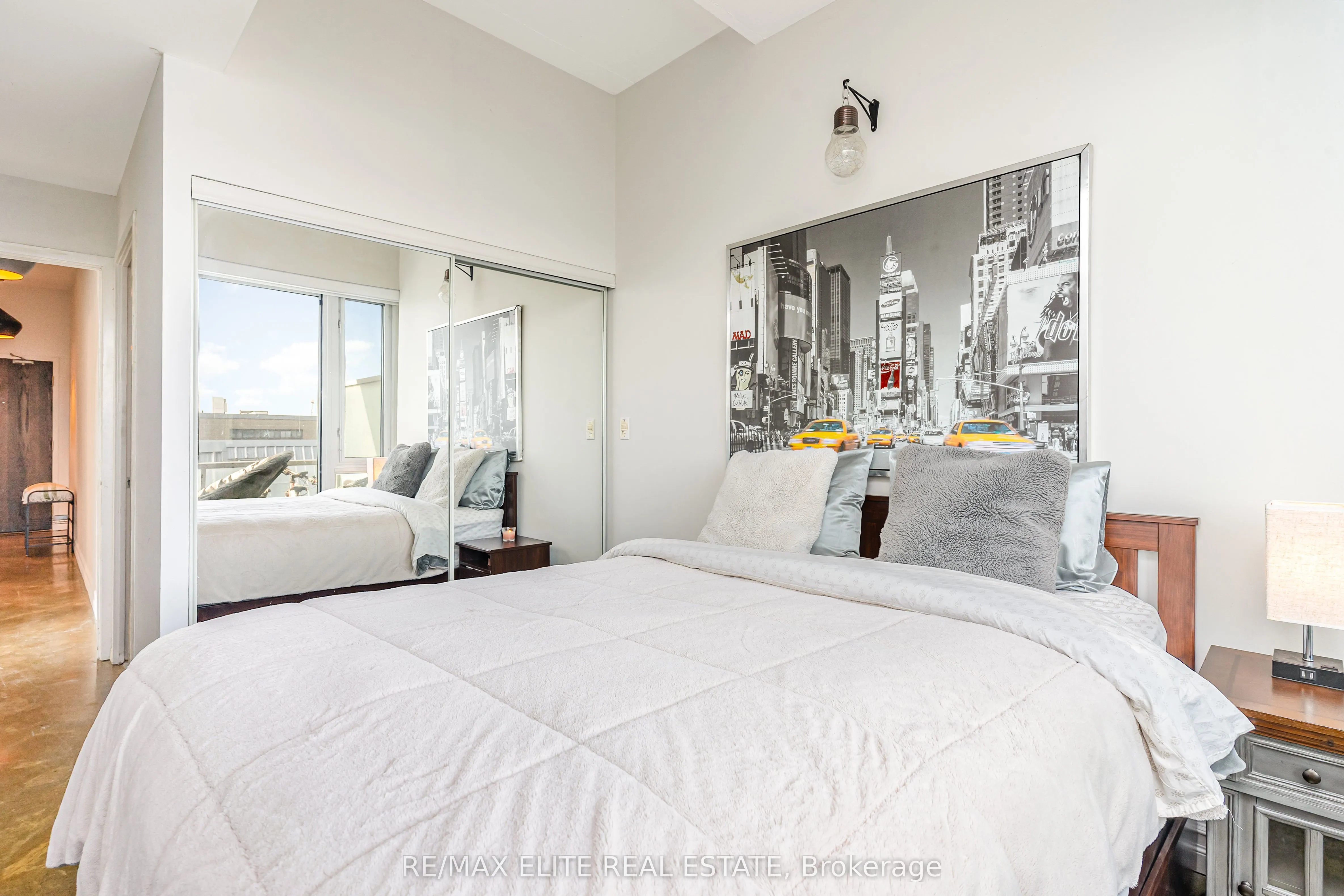 201 Carlaw Avenue, #412