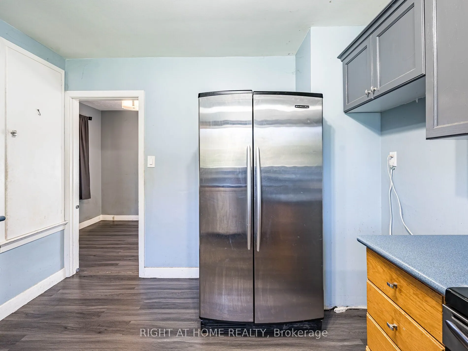 148 Winchester Road E