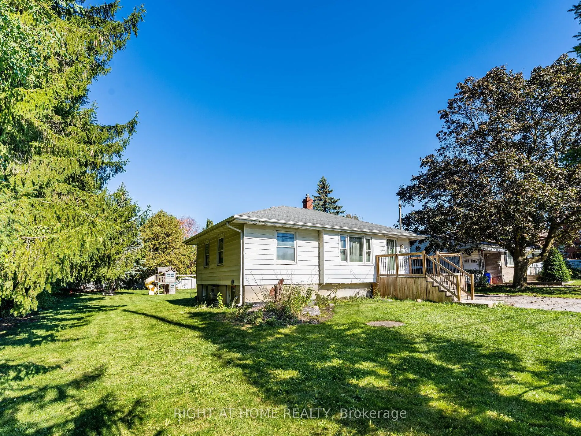 148 Winchester Road E