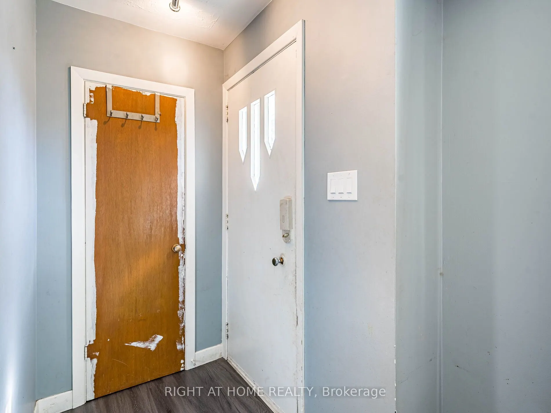 148 Winchester Road E