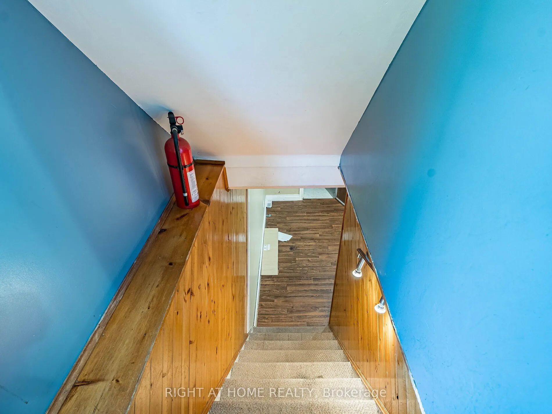148 Winchester Road E