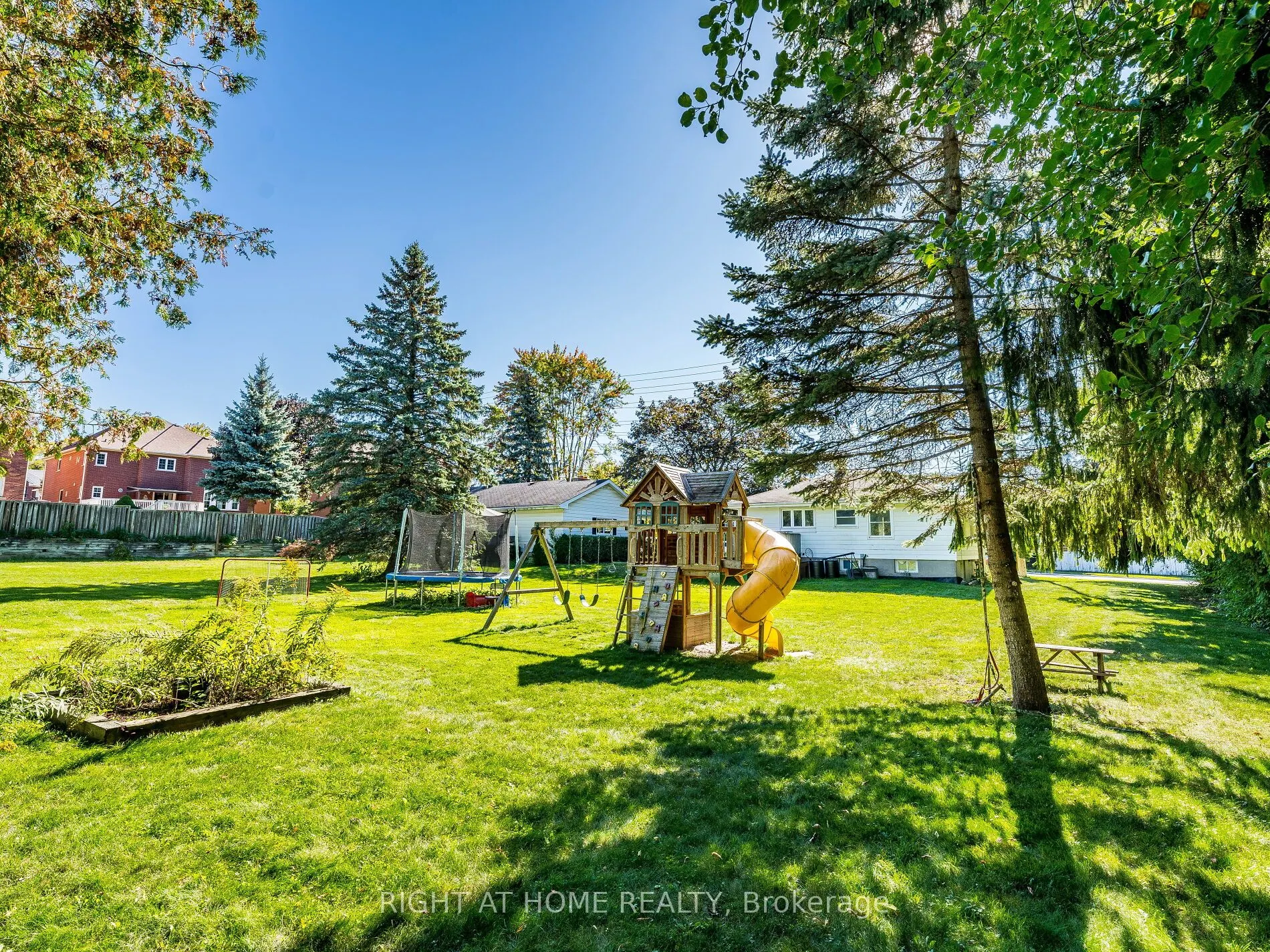 148 Winchester Road E