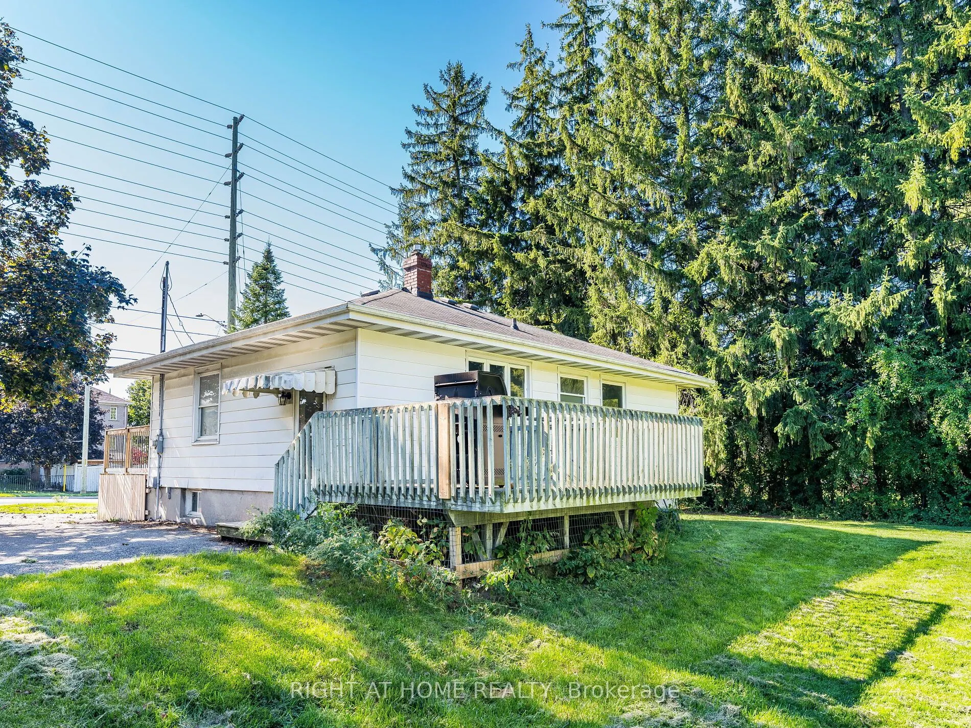 148 Winchester Road E