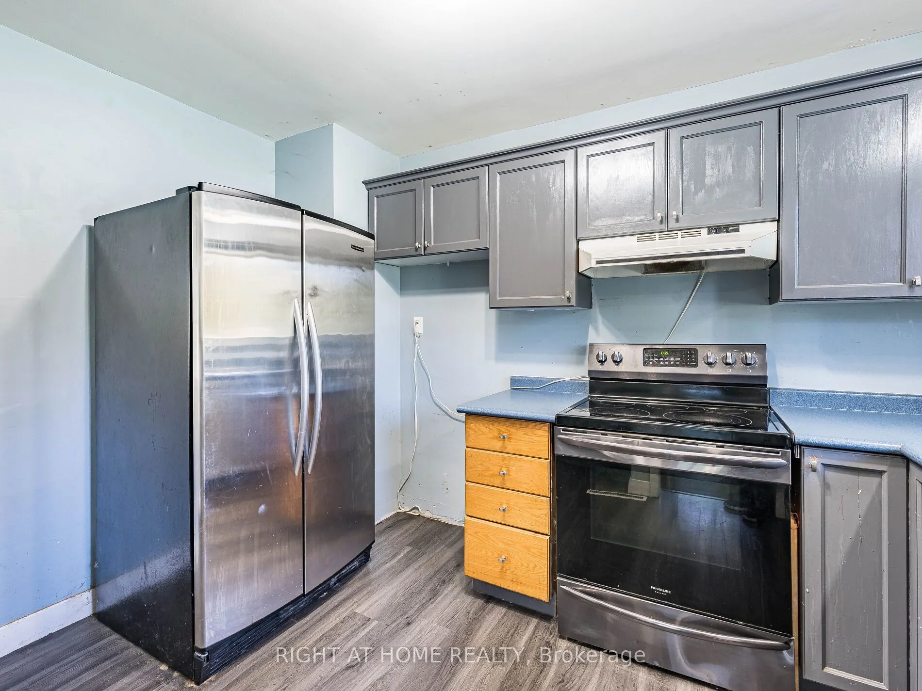 148 Winchester Road E