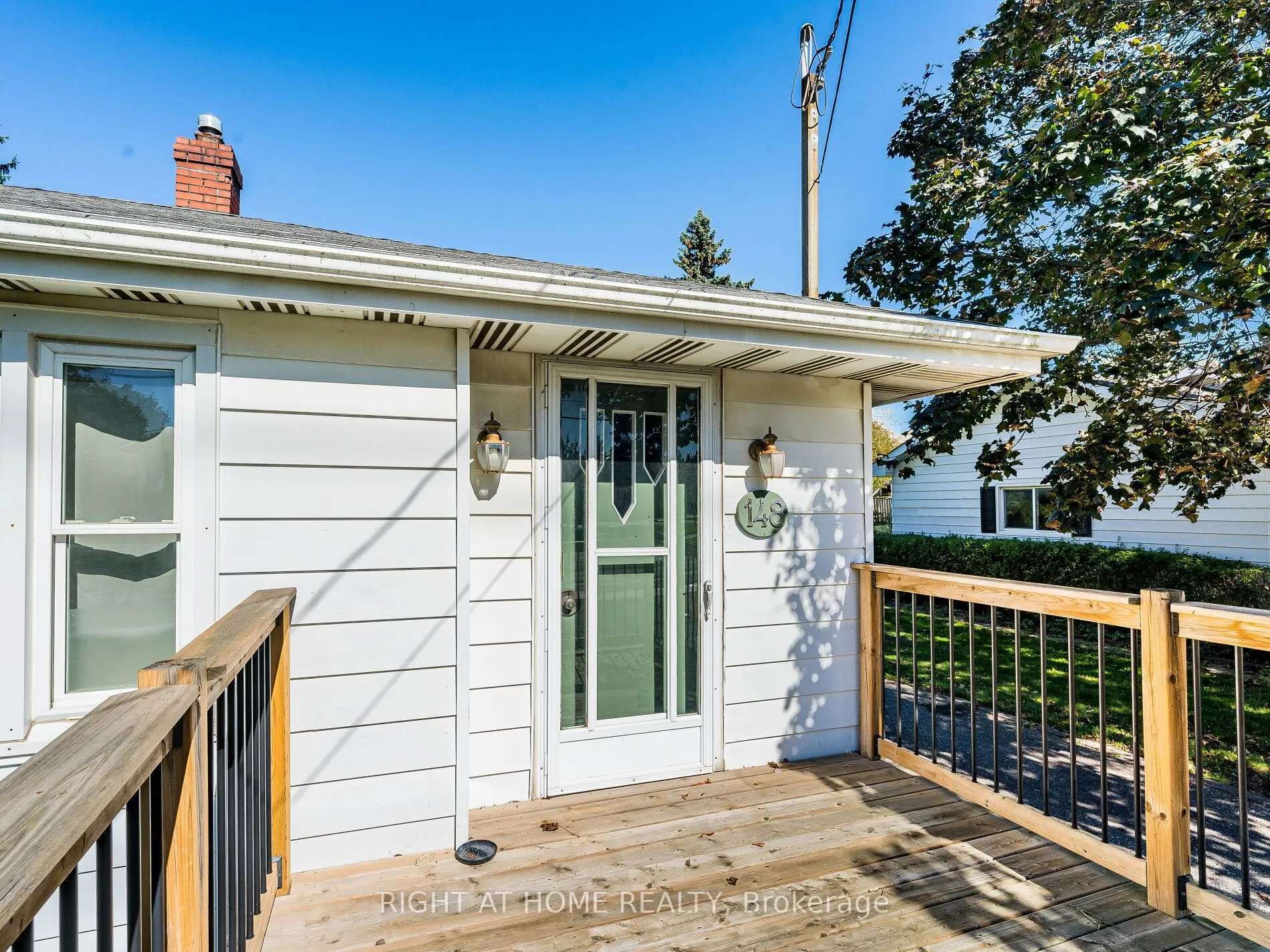 148 Winchester Road E