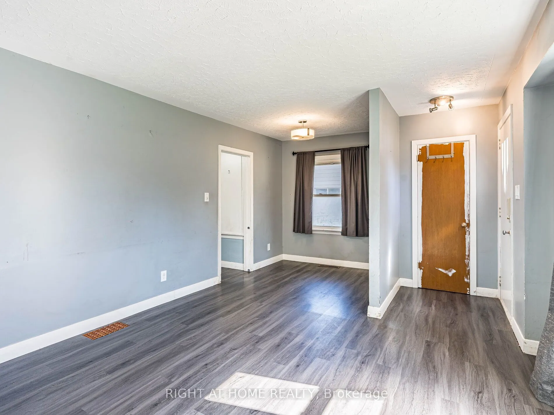 148 Winchester Road E