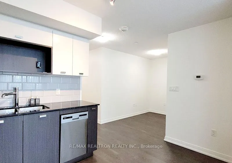 275 Village Green Square, #325