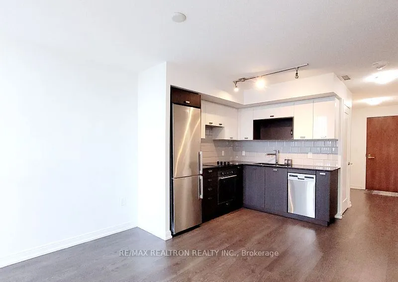 275 Village Green Square, #325