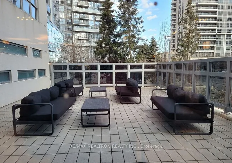 275 Village Green Square, #325