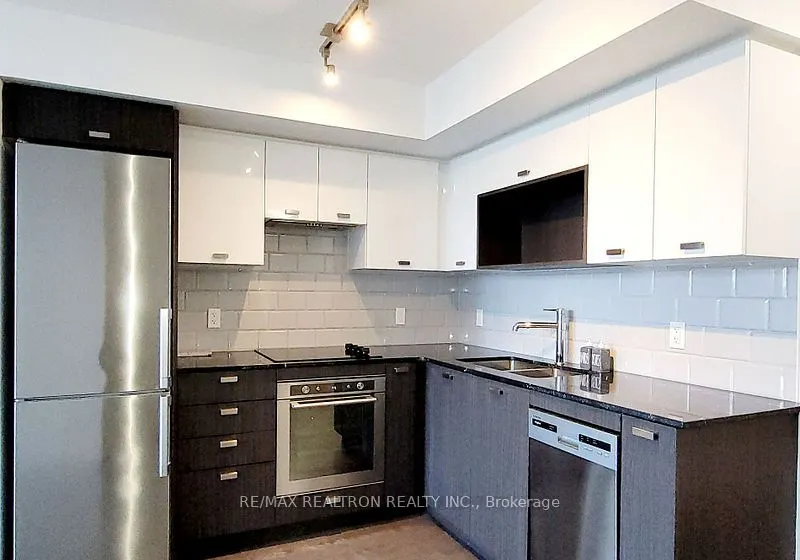 275 Village Green Square, #325