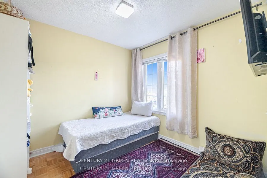 18 Fiddlehead Terrace