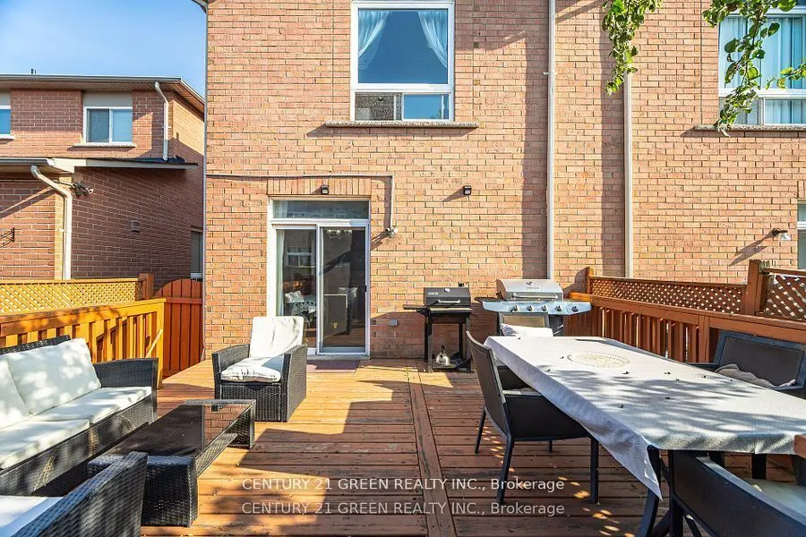 18 Fiddlehead Terrace