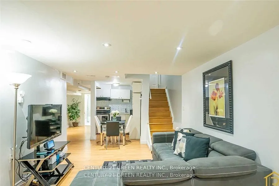 18 Fiddlehead Terrace