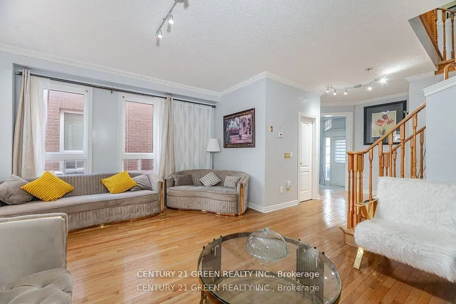 18 Fiddlehead Terrace