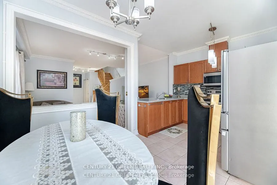 18 Fiddlehead Terrace