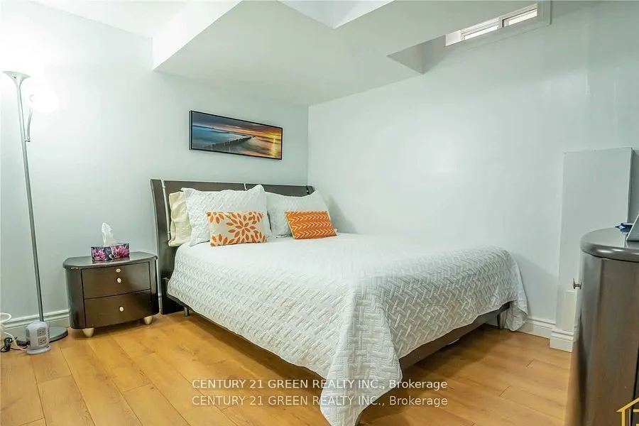 18 Fiddlehead Terrace