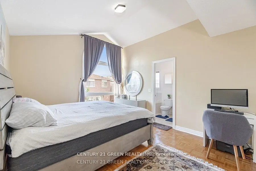 18 Fiddlehead Terrace