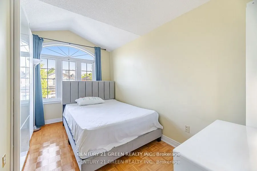 18 Fiddlehead Terrace