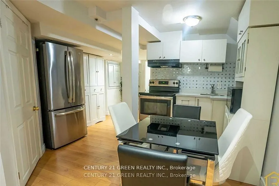 18 Fiddlehead Terrace