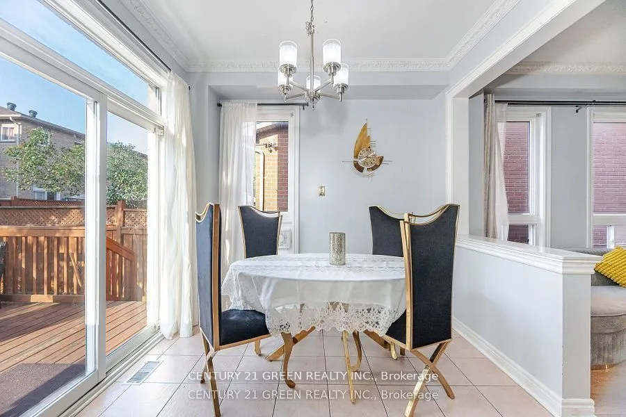 18 Fiddlehead Terrace