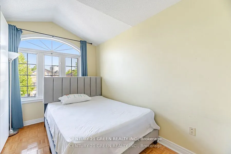 18 Fiddlehead Terrace