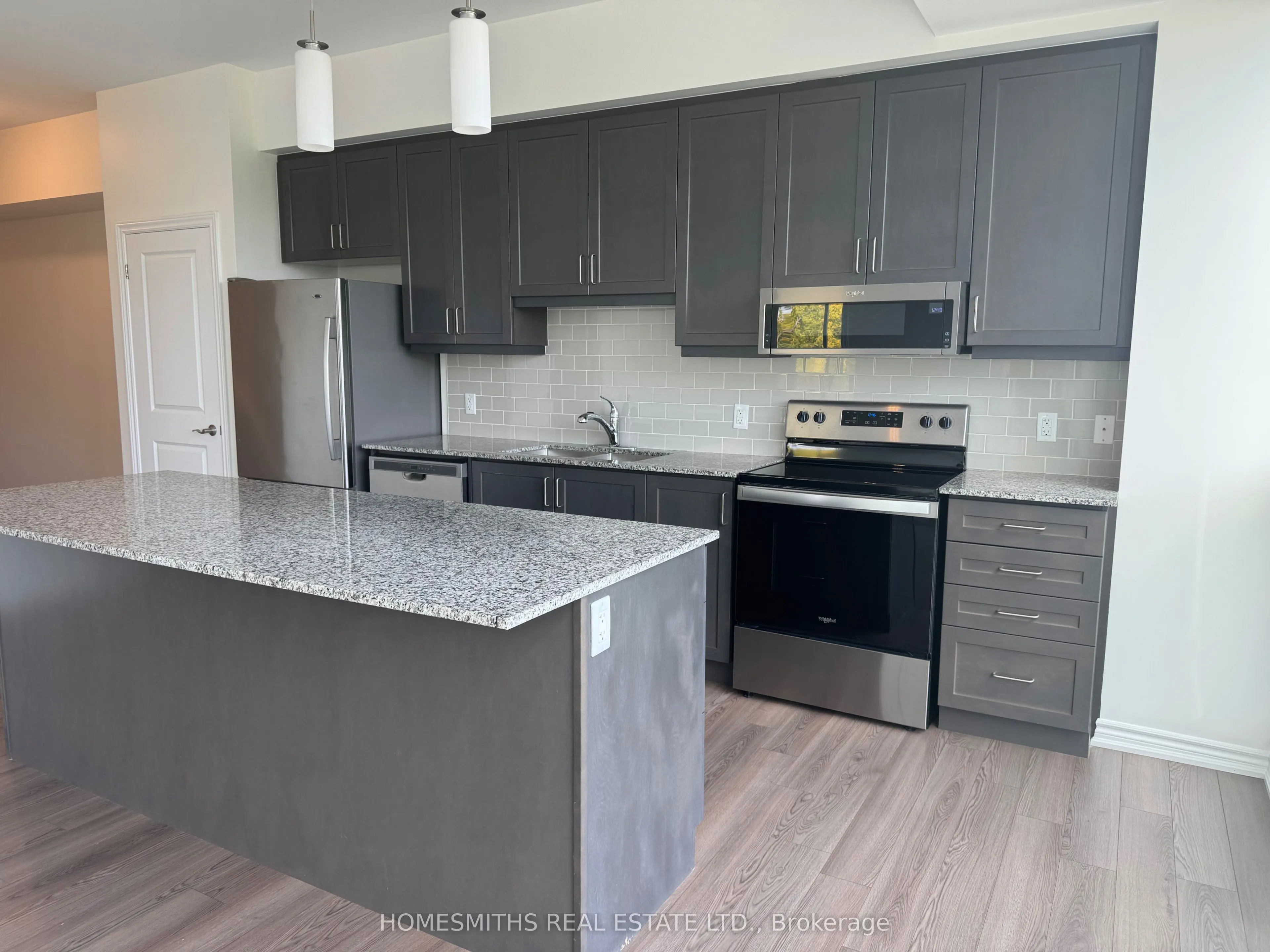 109 King Avenue E, #401
