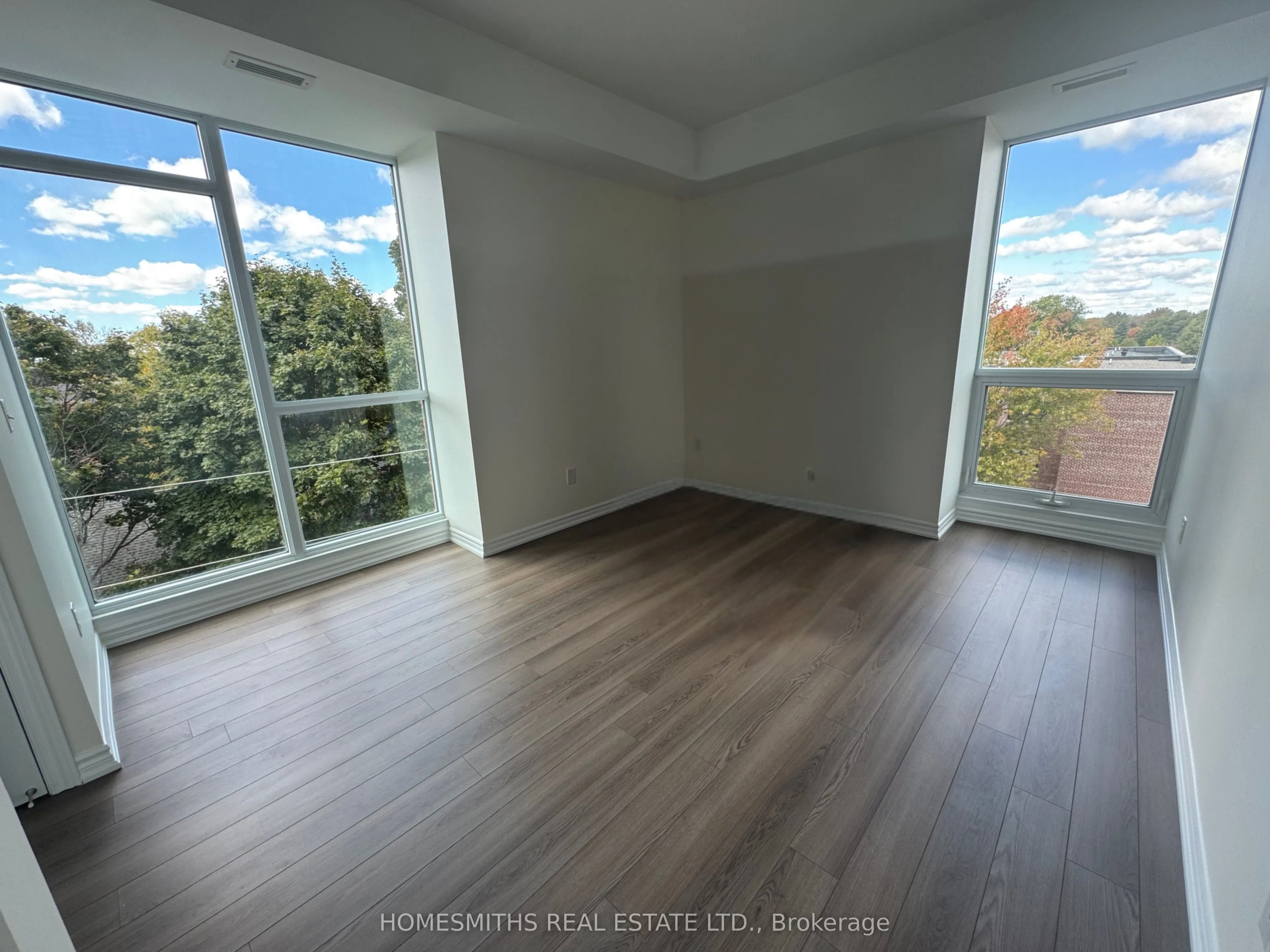 109 King Avenue E, #401