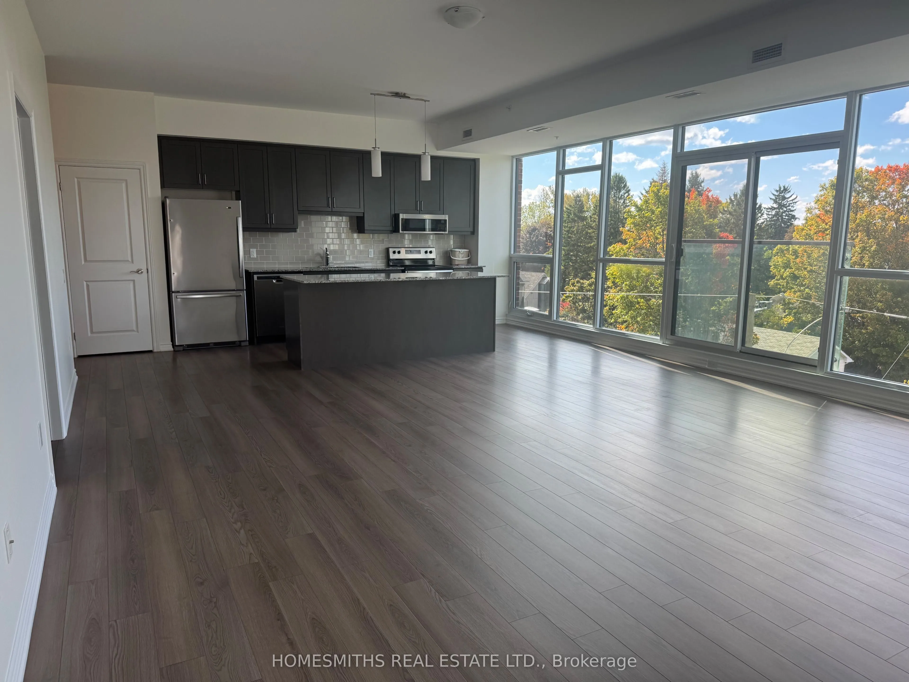 109 King Avenue E, #401